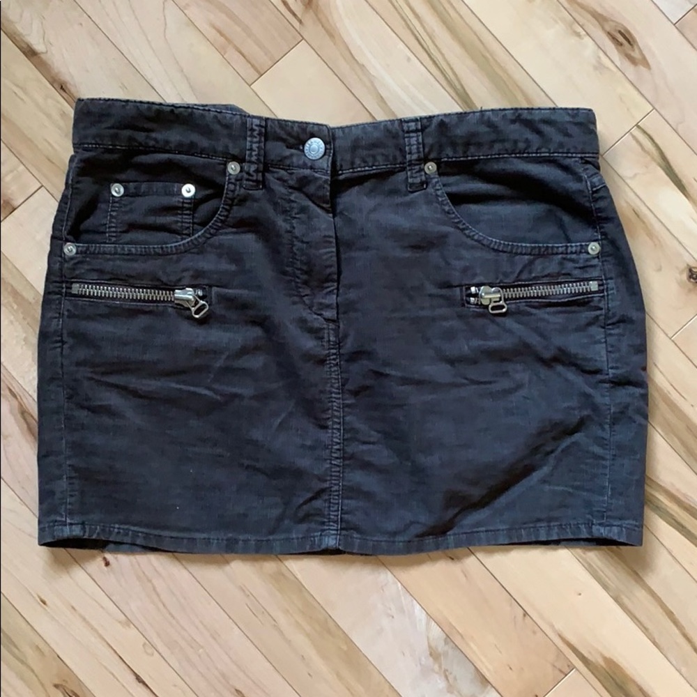 Isabel Marant Étoile mini skirt 👀